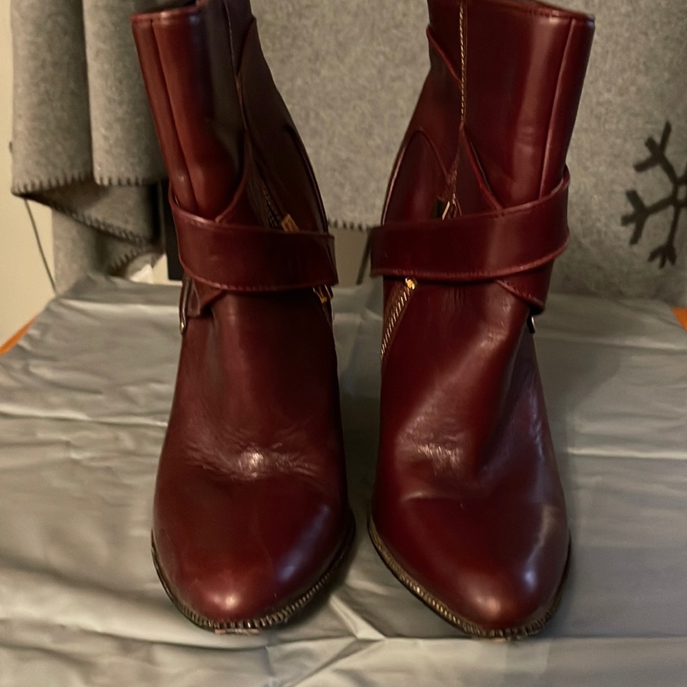 Rachel Zoe ankle wedge boot burgundy color